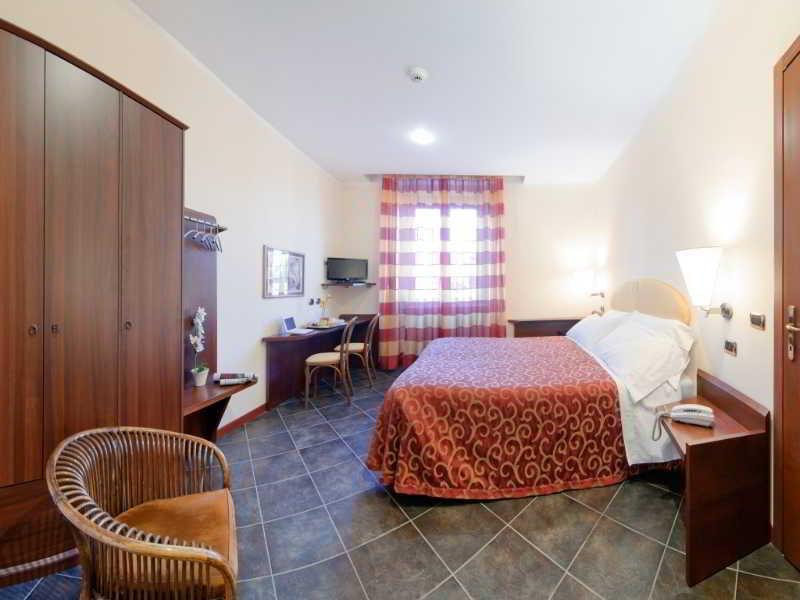 Antico Albergo Madonna Legnano Exterior photo