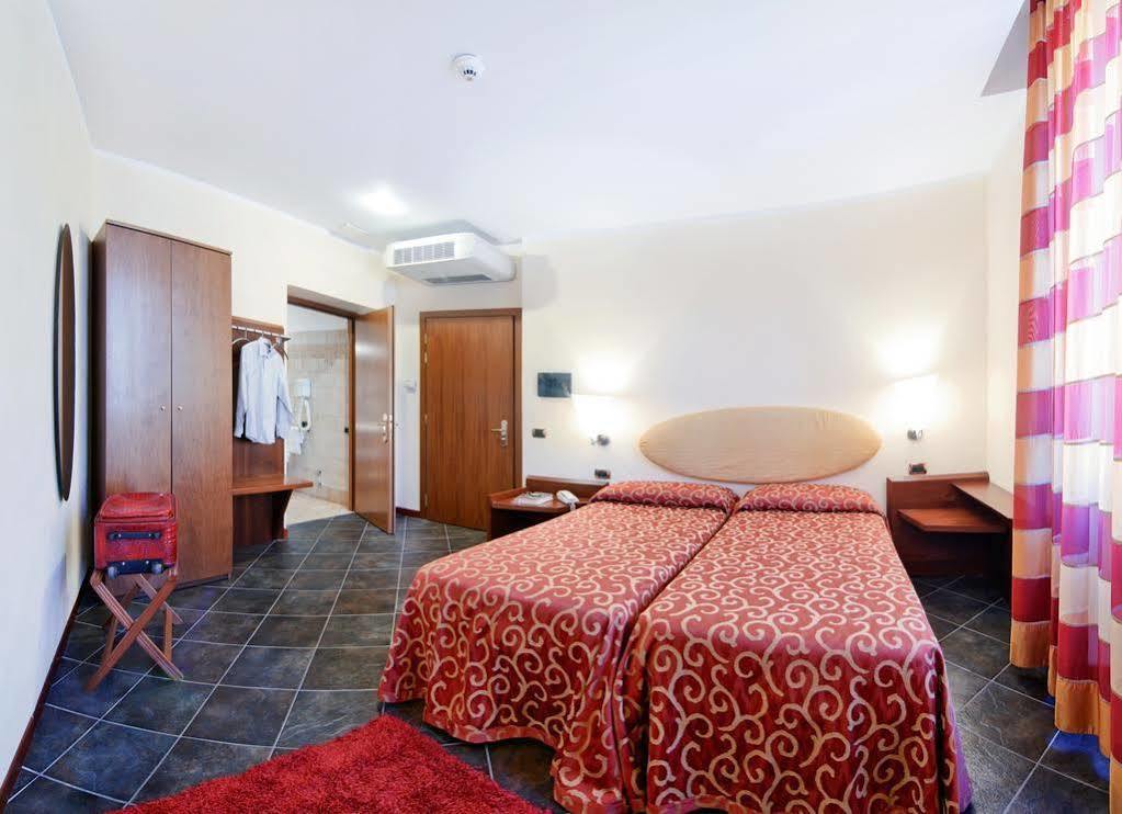 Antico Albergo Madonna Legnano Exterior photo